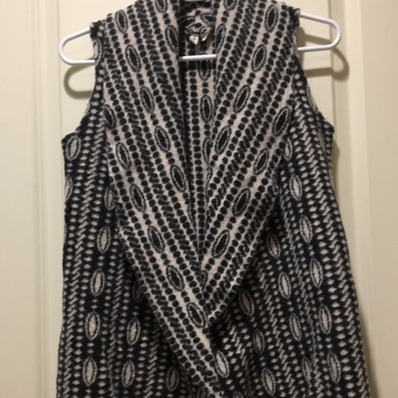 Anthropologie Moth Aztec pattern wool blend Sleeveless hi/Lo Vest Cardigan XS - Picture 3 of 7